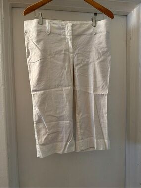 Mimi Maternity White Capri Pants size Medium